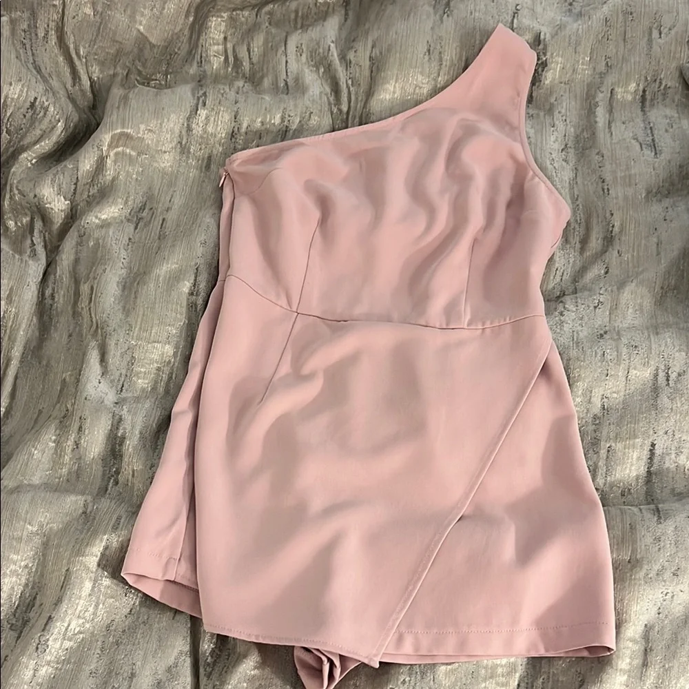 Superdown One Shoulder Romper - Picture 1 of 4